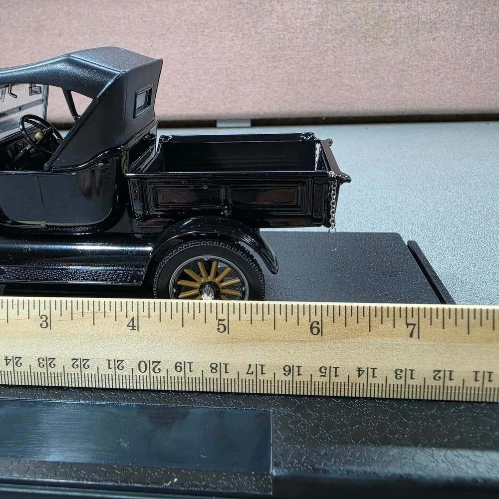 Ford 1925 Model T Runabout Pickup Truck Diecast 1:24 Black Excellent Condition